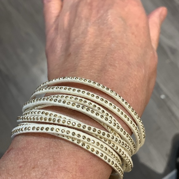 Unique leather bracelet 8 1/2” - Picture 3 of 8